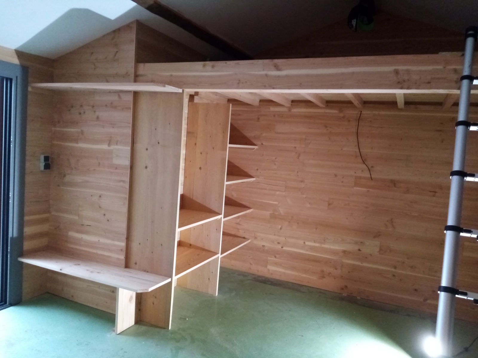 Aménagement en bardage terminé